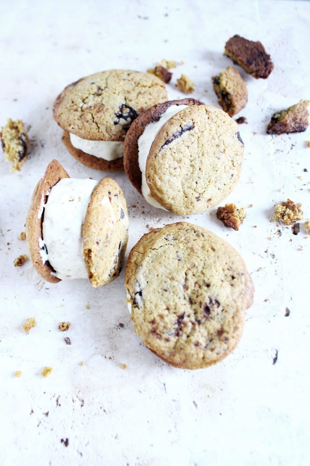 Biscotti Cookies con Gocce di Cioccolato. Ricetta Chocolate Cookies.